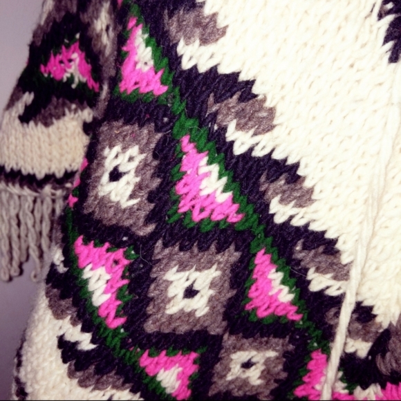 Vintage Poncho pullover - Picture 6 of 6